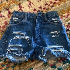 Wrangler distressed Jean shorts size 0